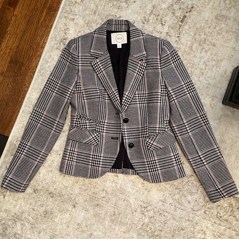 Size 0 1901 tweed plaid blazer